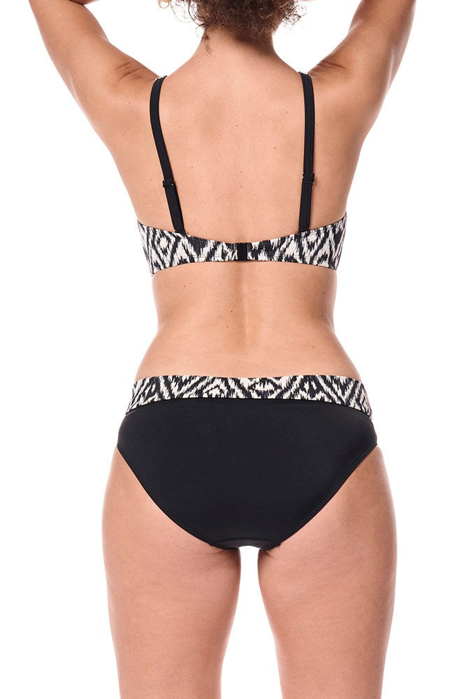 Salta Mastectomy Bikini Top Pocketed Prothesis Swimwear by Amoena